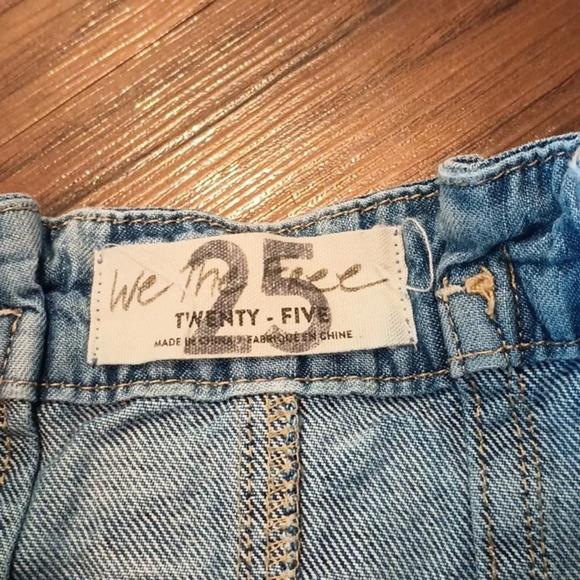 We The Free Retro High Waisted Denim Distressed Mini Jean Skirt A33 - Picture 3 of 7